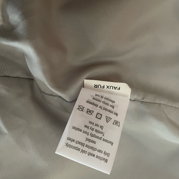 3/$10 Faux Fur w/Hood & Bear Ears (3T) - Picture 6 of 9